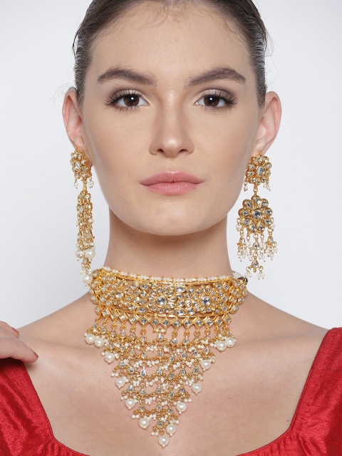 

damani Gold-Toned & Off-White Kundan-Studded Beaded Meenakari Jewellery Set