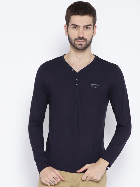 

SPYKAR Men Navy Blue Solid V-Neck T-shirt