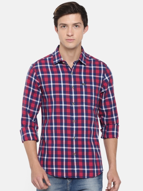 

The Indian Garage Co Men Red & Navy Blue Slim Fit Checked Casual Shirt