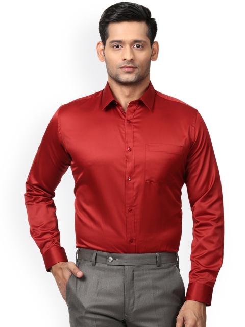 

Next Look Men Maroon Regular Fit Solid Formal Shirt