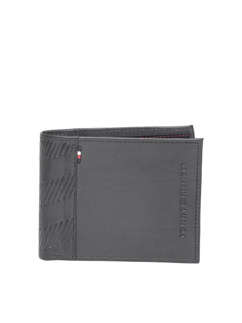 

Tommy Hilfiger Men Black Leather Textured Two Fold Wallet