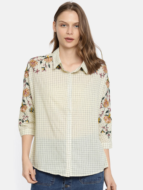 

Vero Moda Women Beige & Black Regular Fit Checked Casual Shirt