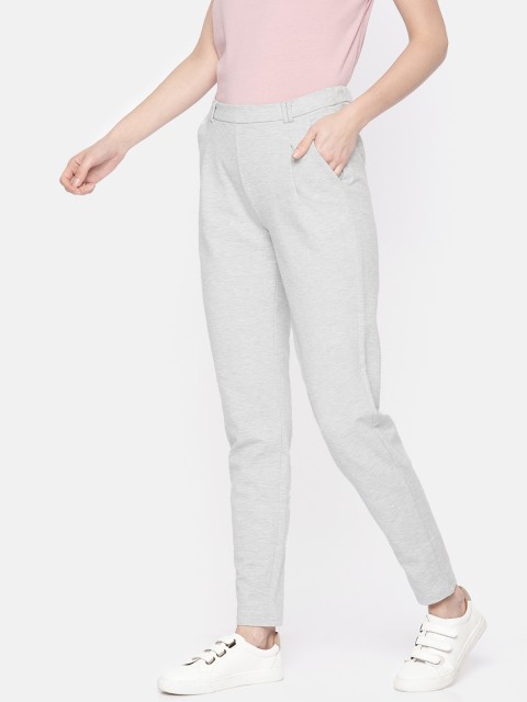 

Vero Moda Women Grey Regular Fit Solid Regular Trousers