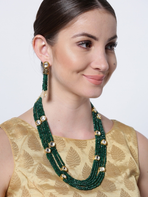 

Priyaasi Green & Gold-Toned Kundan-Studded Jewellery Set