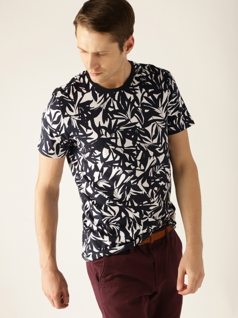 

United Colors of Benetton Men Navy Blue Printed Round Neck T-shirt