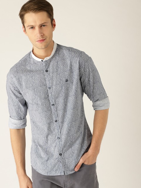 

United Colors of Benetton Men Navy Blue & White Slim Fit Striped Casual Shirt
