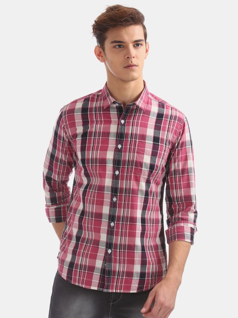 

Flying Machine Men Pink Slim Fit Checked Casual Shirt