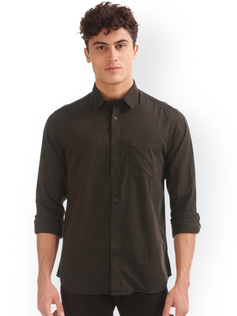 

IZOD Men Brown Slim Fit Solid Casual Shirt