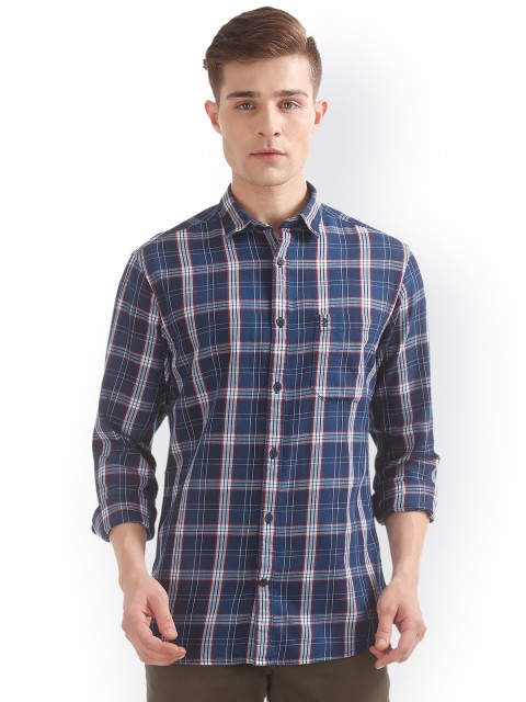 

IZOD Men Blue & White Slim Fit Checked Casual Shirt