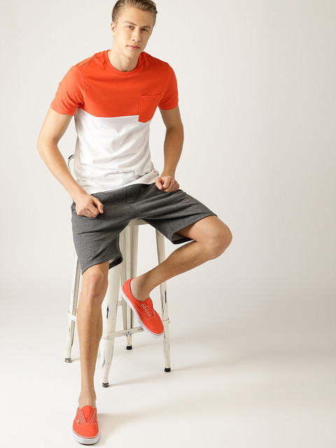 

United Colors of Benetton Men White Colourblocked Round Neck T-shirt
