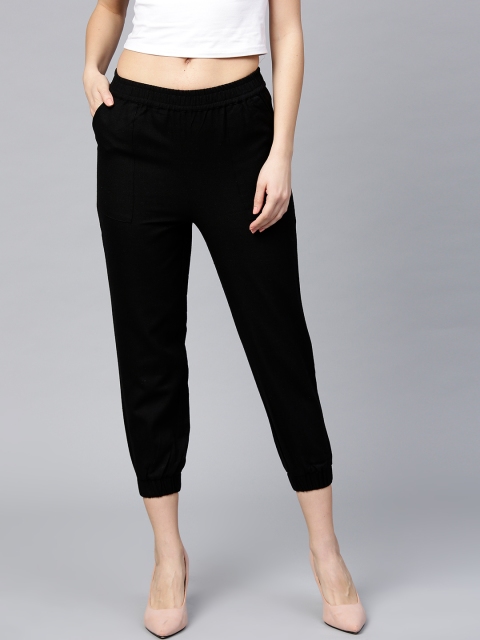 

Jaipur Kurti Women Black Regular Fit Solid Cropped Joggers