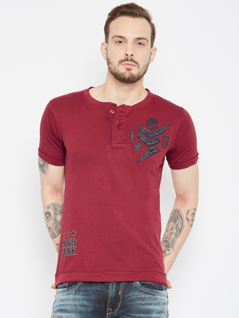 

PUNK Men Maroon Solid Henley Neck T-shirt