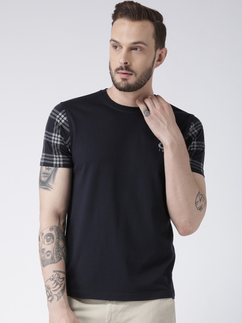 

Club York Men Navy Blue Solid Round Neck T-shirt