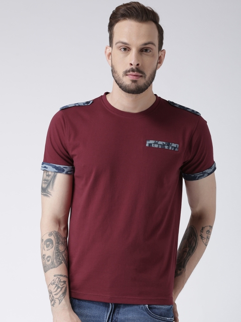 

Club York Men Maroon Solid Round Neck T-shirt