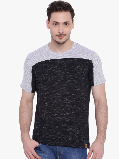 

Campus Sutra Men Charcoal Grey & Grey-Melange Colourblocked Round Neck T-shirt
