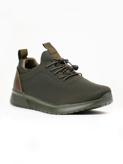 

LOCOMOTIVE Men Green Sneakers