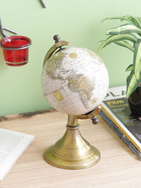 

Home Sparkle Gold & White Globe Shaped Showpiece