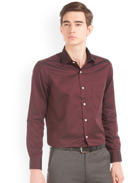 

Arrow Men Maroon Regular Fit Solid Semiformal Shirt