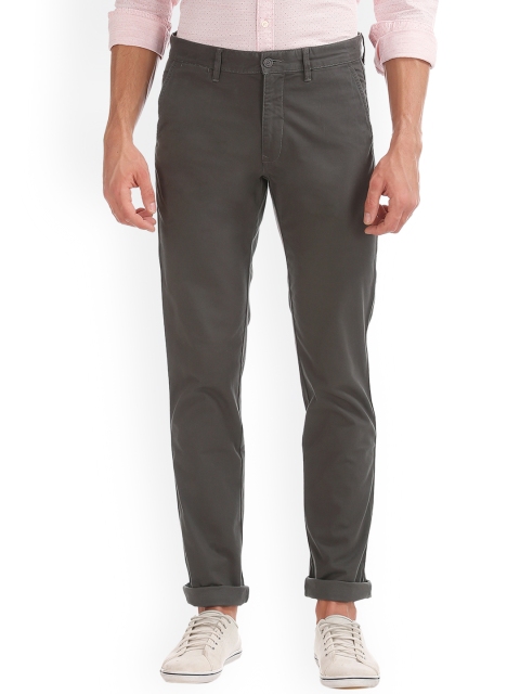 

IZOD Men Charcoal Slim Fit Solid Chinos