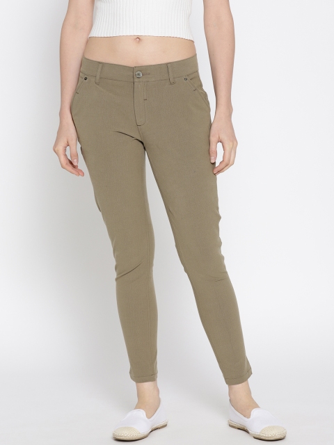 

JUMP USA Women Brown Regular Fit Cropped Solid Trousers