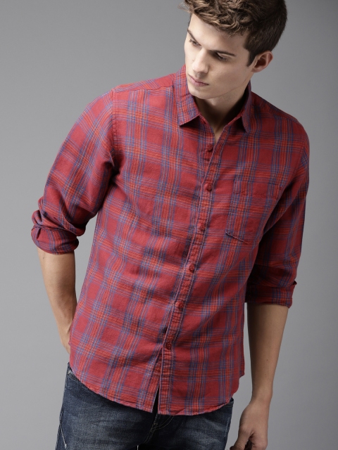 

Moda Rapido Men Red & Blue Regular Fit Checked Casual Shirt