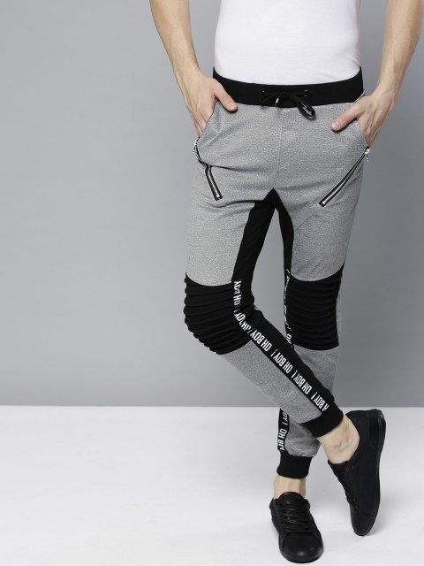 

Kook N Keech Disney Men Grey Melange & Black Colourblocked Joggers