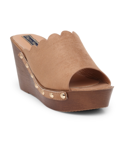 

Flat n Heels Women Tan Solid Sandals