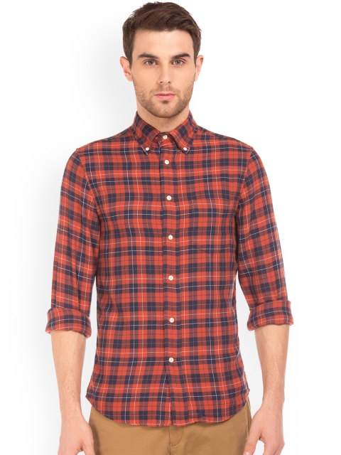

GANT Men Red & Navy Blue Slim Fit Checked Casual Shirt