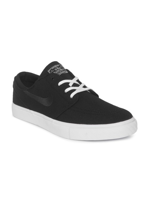 

Nike Men Black Skateboarding Shoes
