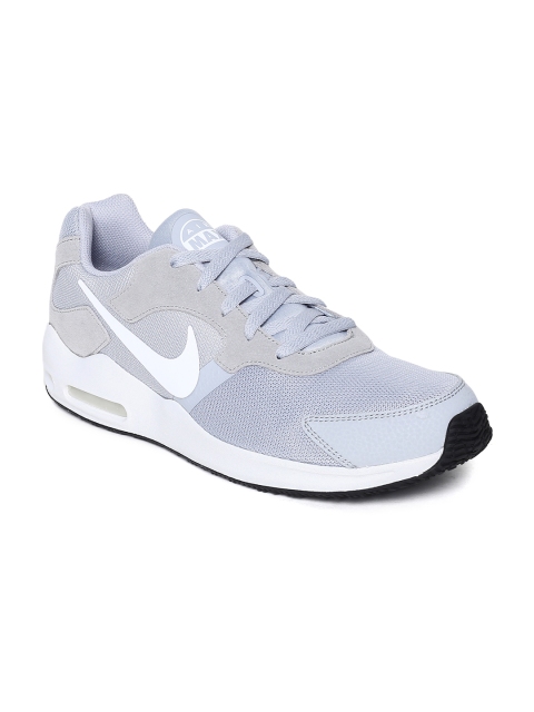 

Nike Men Grey AIR MAX GUILE Sneakers
