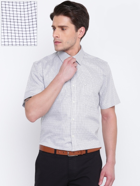 

Blackberrys Men White & Black Slim Fit Checked Formal Shirt