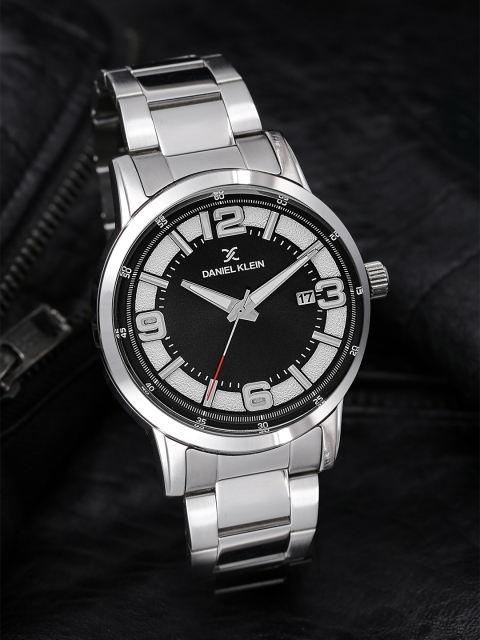 

Daniel Klein Men Black & Silver-Toned Analogue Watch DK11748-4