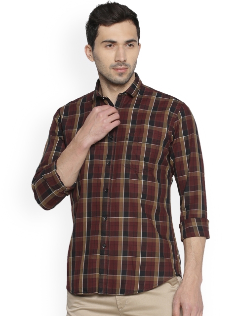 

Campus Sutra Men Maroon & Brown Regular Fit Checked Casual Shirt