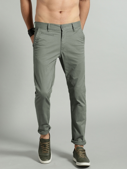 

Roadster Men Green Regular Fit Solid Chinos