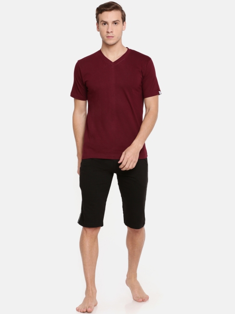 

Urban Dog Maroon & Black Solid Lounge Set UDTSH05_UDLP02