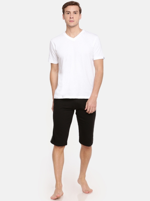 

Urban Dog White & Black Solid Lounge Set UDTSH01_UDLS3401
