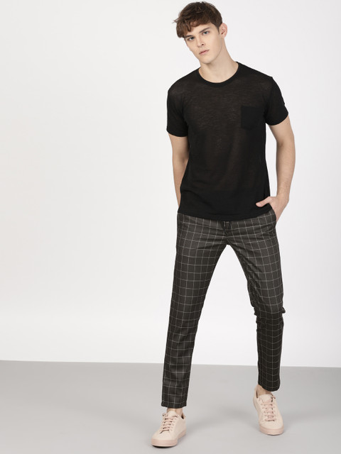 

ether Men Black Slim Fit Checked Cropped Trousers