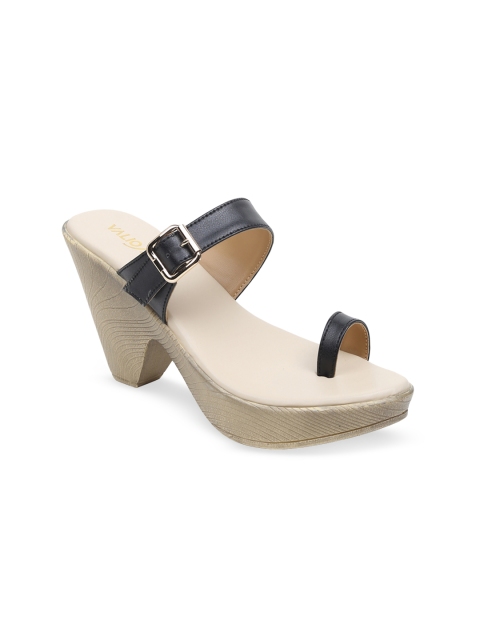 

VALIOSAA Women Black Solid Sandals