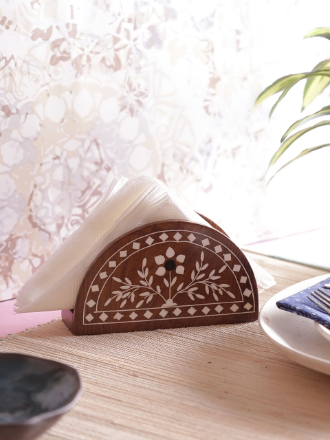 

VarEesha Hand-Painted White Enamelled Round Tissue Holder, Brown