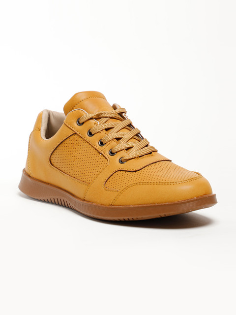 

LOCOMOTIVE Men Mustard Sneakers