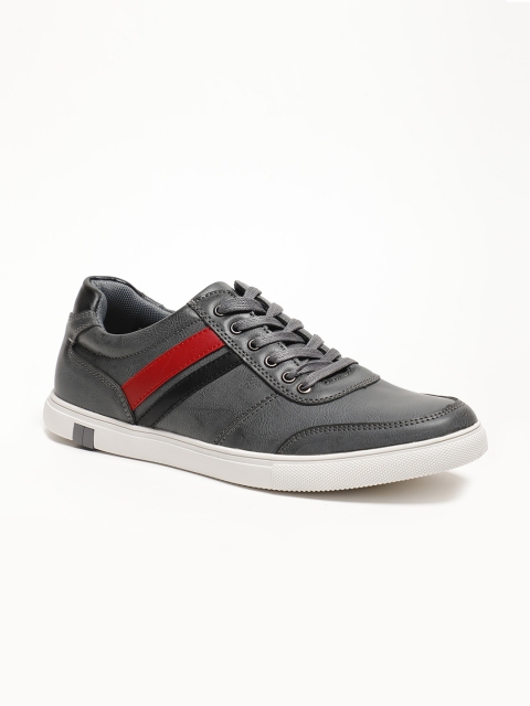 

LOCOMOTIVE Men Grey Sneakers