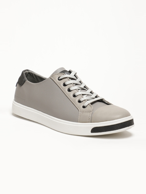 

LOCOMOTIVE Men Grey Sneakers