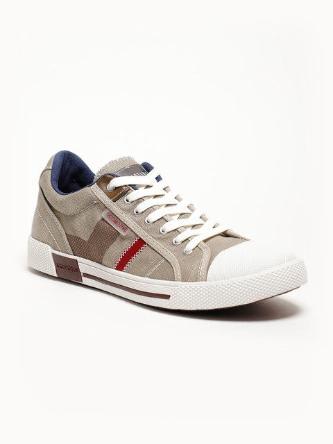 

LOCOMOTIVE Men Beige Sneakers