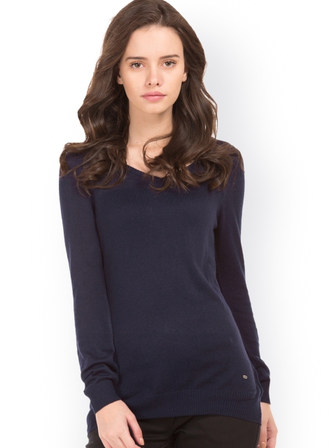 

Arrow Woman Blue Solid Pullover