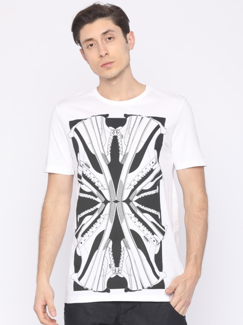 

Puma Men White Printed Suede Celebration T-shirt
