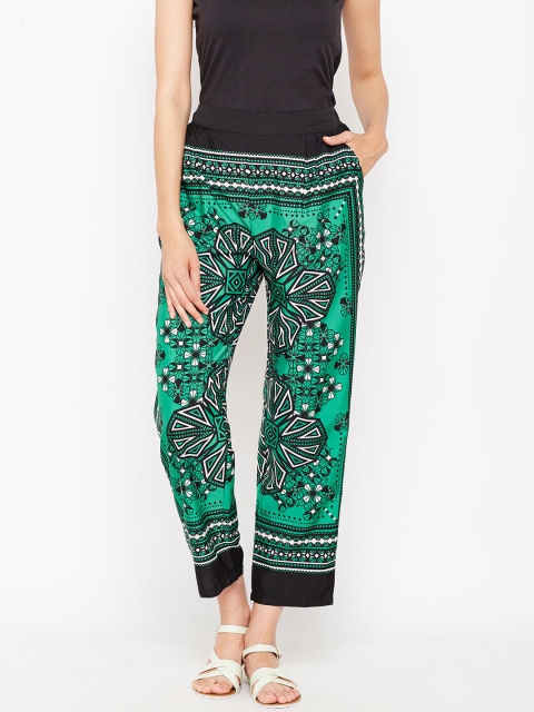 

Oxolloxo Women Green Relaxed Regular Fit Printed Regular Trousers