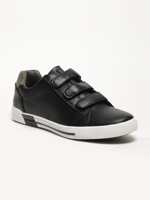 

LOCOMOTIVE Men Black Sneakers