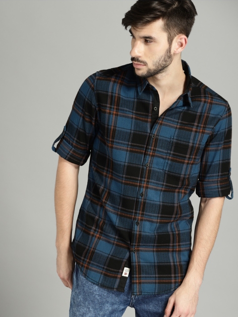 

Roadster Men Navy Blue & Black Regular Fit Checked Casual Shirt