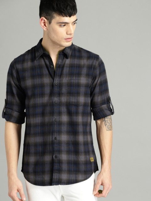 

Roadster Men Navy Blue & Grey Regular Fit Checked Casual Shirt