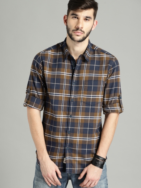 

Roadster Men Navy Blue & Brown Regular Fit Checked Casual Shirt